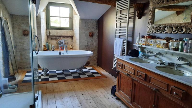 Maison - 218 m² - 7 pièces