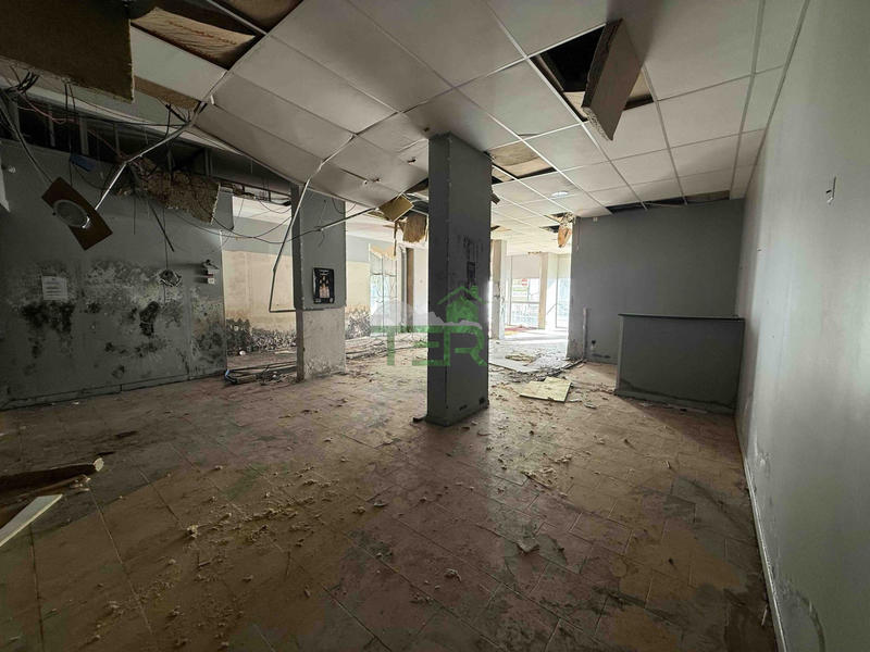 Local commercial - 313 m²