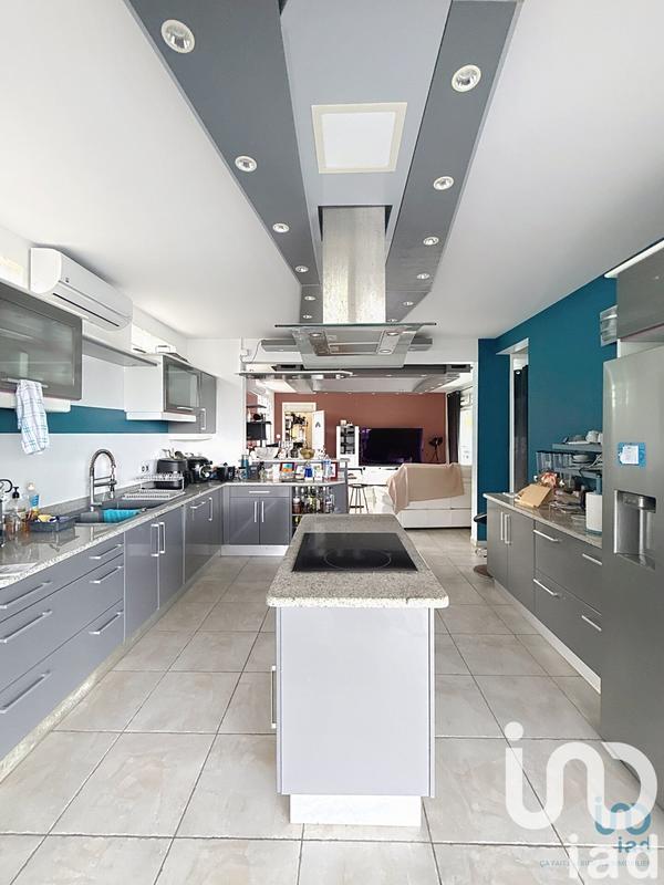 Maison - 197 m² - 9 pièces