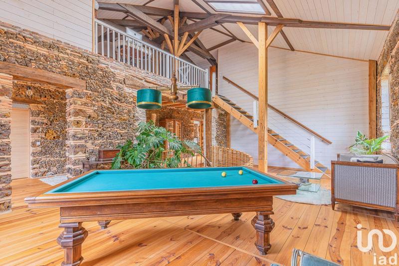 Maison - 360 m² - 7 pièces