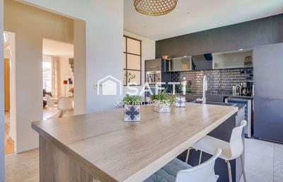 Maison - 191 m² - 7 pièces