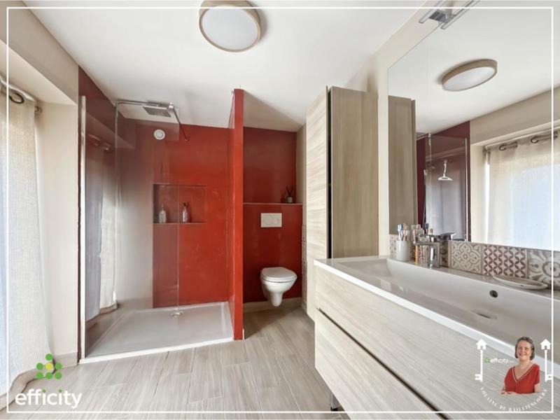 Maison - 180 m² - 7 pièces