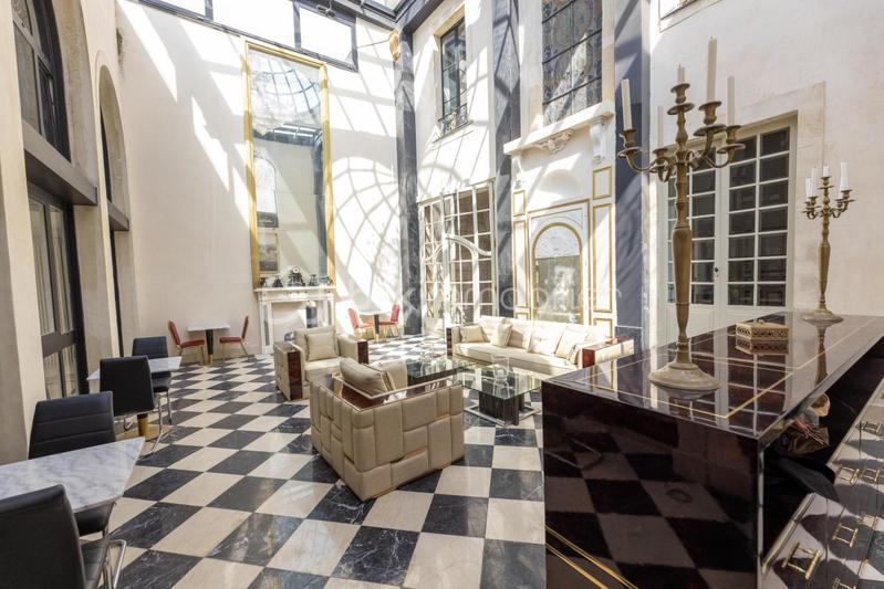 Hôtel particulier - 600 m² - 14 pièces