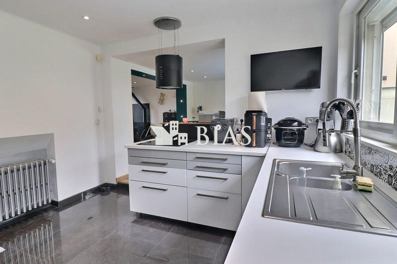 Maison ancienne - 220 m² - 7 pièces