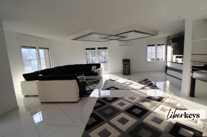 Maison - 158 m² - 5 pièces