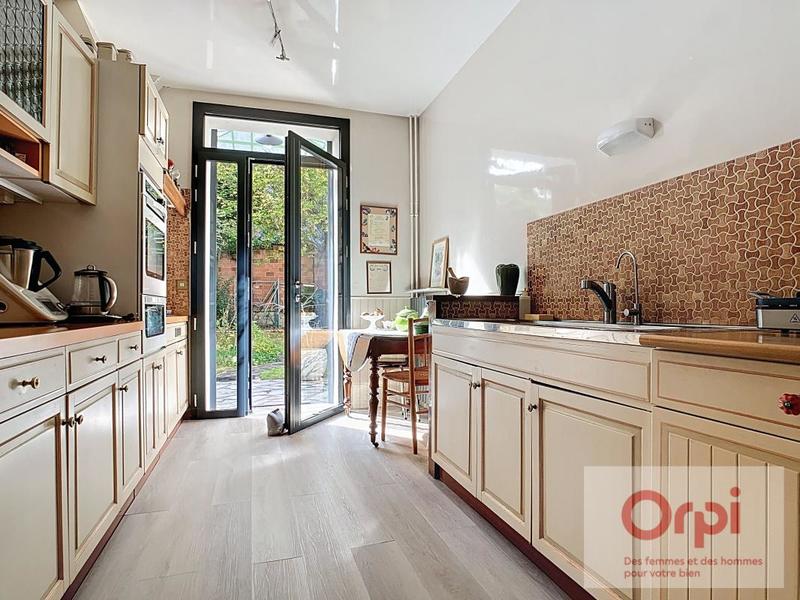 Maison - 188 m² - 6 pièces