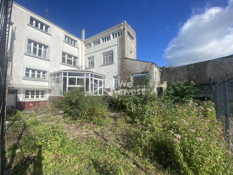 Maison - 318 m² - 12 pièces