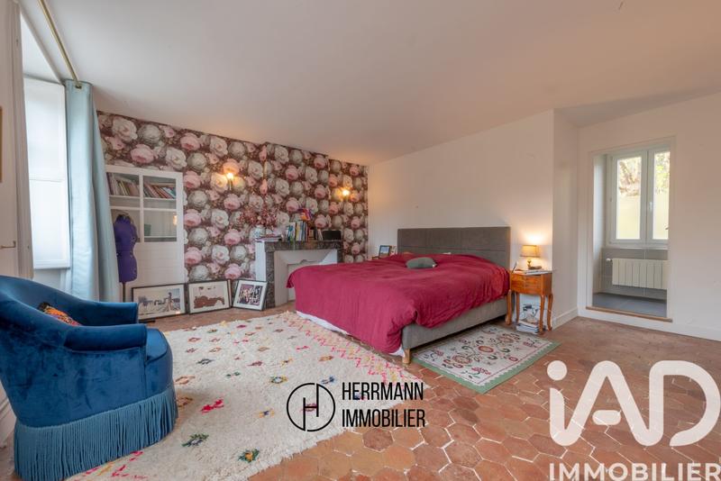 Maison - 300 m² - 8 pièces