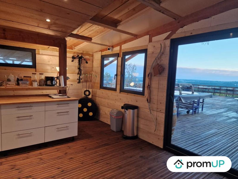 Maison traditionnelle - 380 m² - 10 pièces