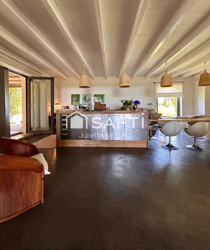 Maison - 450 m² - 6 pièces