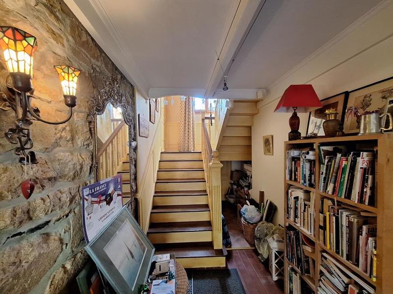 Propriété - 277 m² - 9 pièces