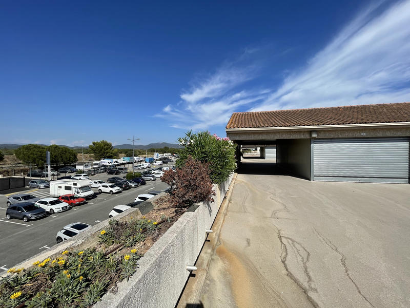 Parking / Garage - 18 m²