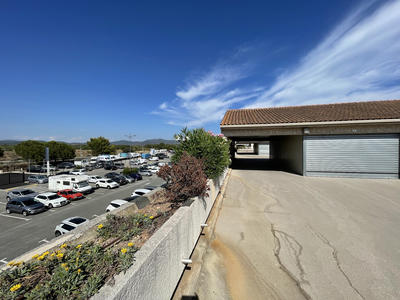 Parking / Garage - 18 m²