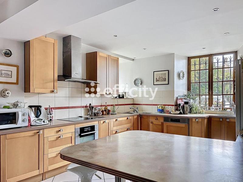 Demeure - 431 m² - 13 pièces