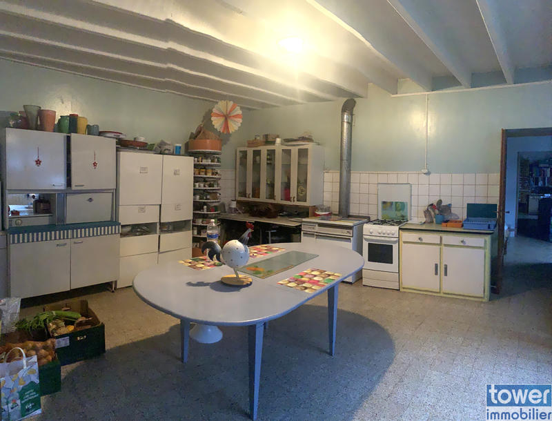 Maison - 250 m² - 8 pièces