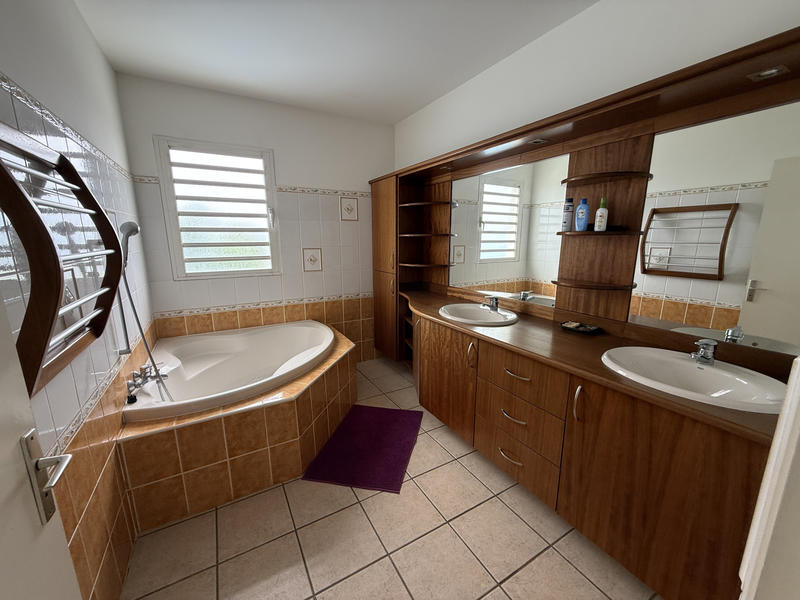 Maison - 181 m² - 1 pièce