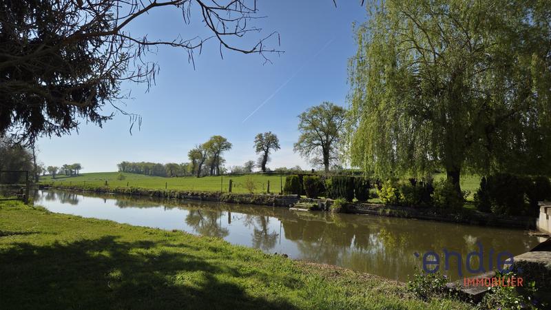 Maison - 295 m² - 16 pièces