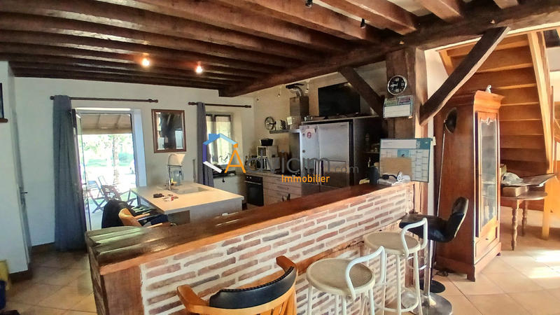 Maison - 239 m² - 7 pièces