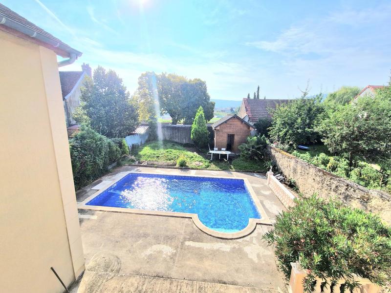 Maison - 224 m² - 7 pièces