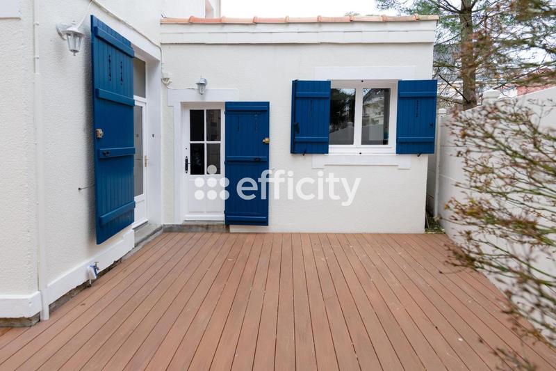 Maison - 230 m² - 7 pièces