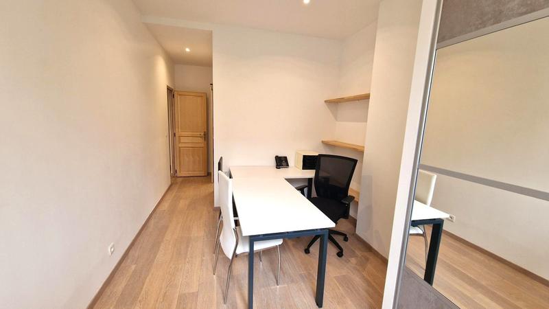 Bureau - 101 m² - 5 pièces