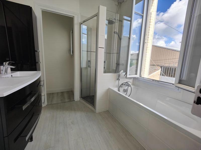 Maison traditionnelle - 190 m² - 10 pièces