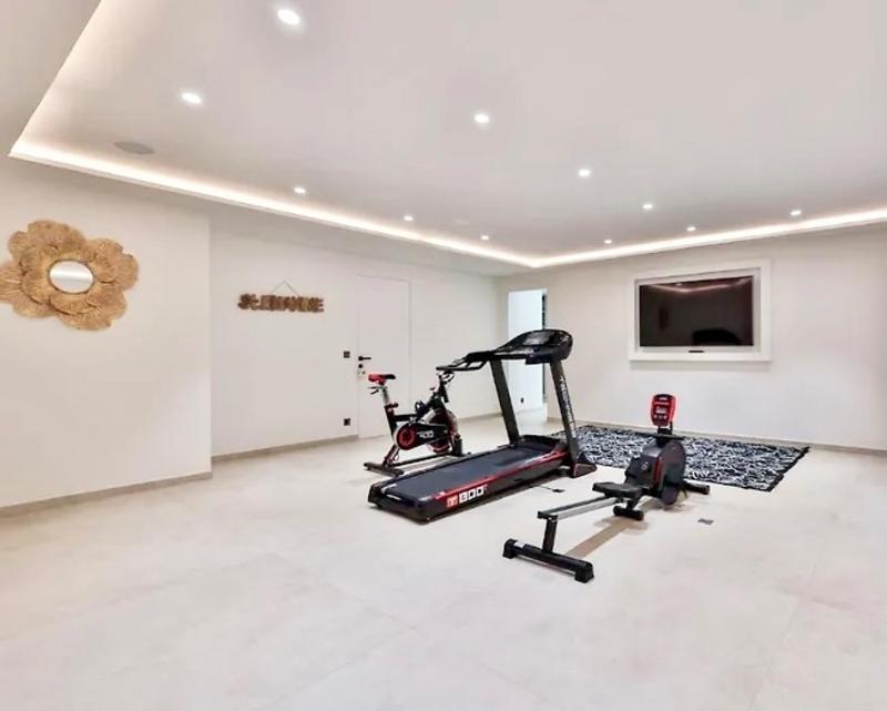 Villa - 280 m² - 6 pièces