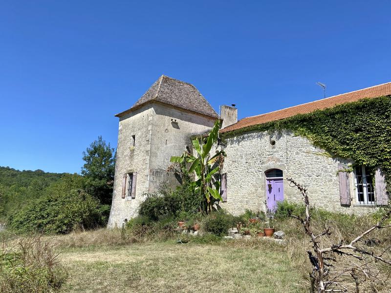 Maison traditionnelle - 373 m² - 5 pièces