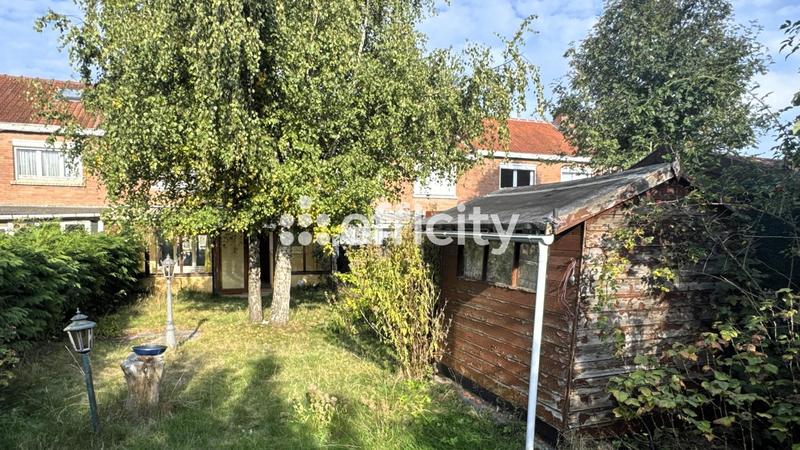 Maison - 99 m² - 5 pièces