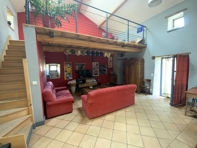 Maison - 300 m² - 5 pièces