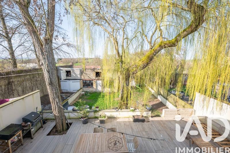 Maison - 230 m² - 7 pièces