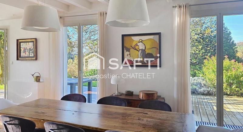 Maison - 185 m² - 7 pièces