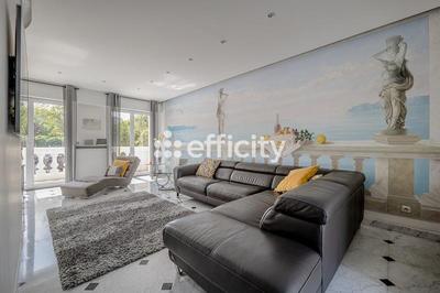 Maison - 179 m² - 6 pièces