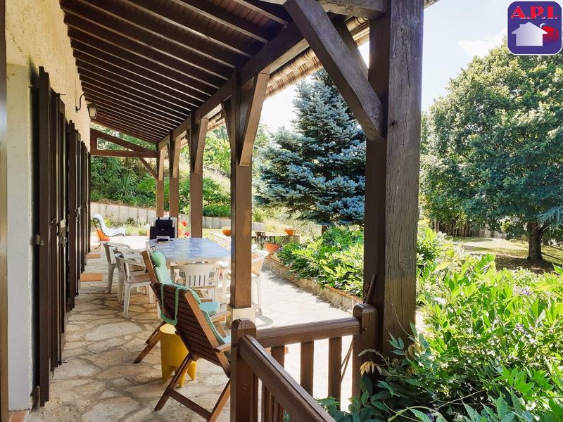 Maison - 213 m² - 7 pièces