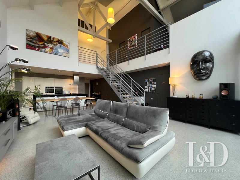 Maison - 180 m² - 6 pièces