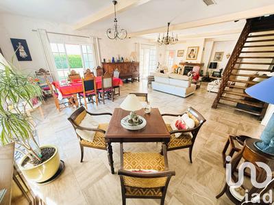 Maison - 176 m² - 9 pièces