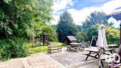 Maison - 300 m² - 5 pièces