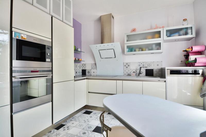 Maison - 180 m² - 8 pièces