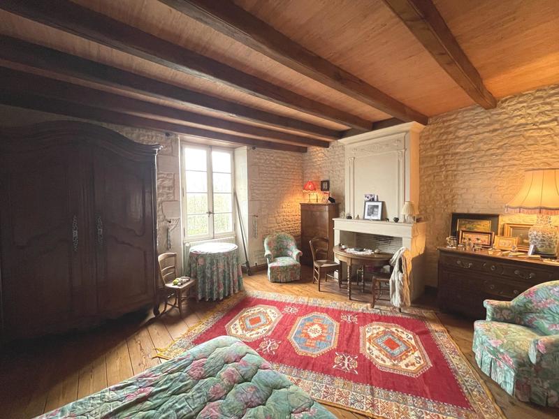Maison ancienne - 725 m² - 12 pièces