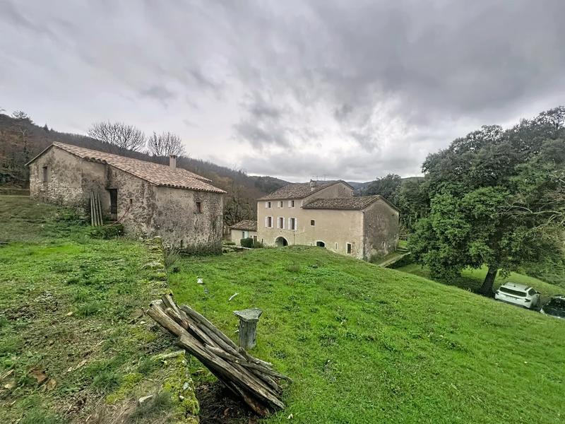 Propriété - 190 m² - 7 pièces