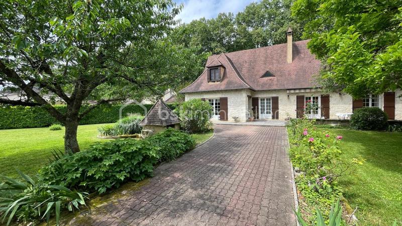 Propriété - 167 m² - 6 pièces