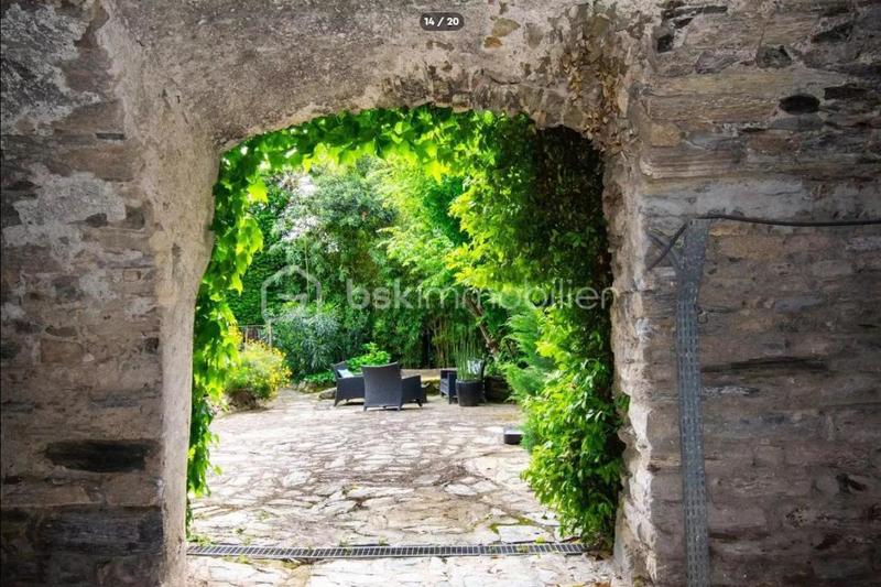 Demeure - 190 m² - 7 pièces