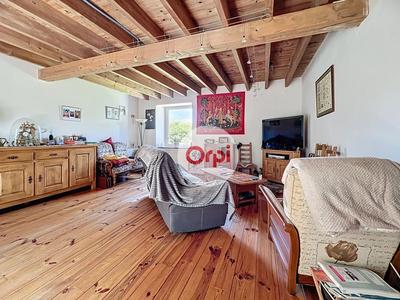 Maison - 234 m² - 5 pièces