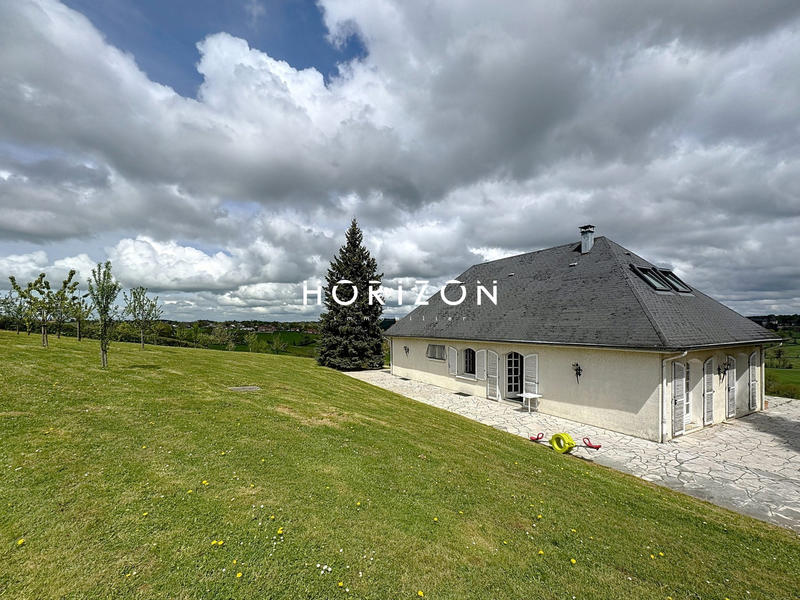 Maison - 218 m² - 6 pièces