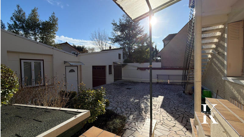 Maison ancienne - 243 m² - 8 pièces