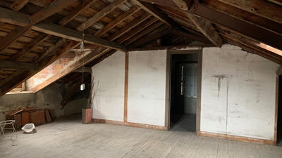 Appartement - 90 m² - 3 pièces