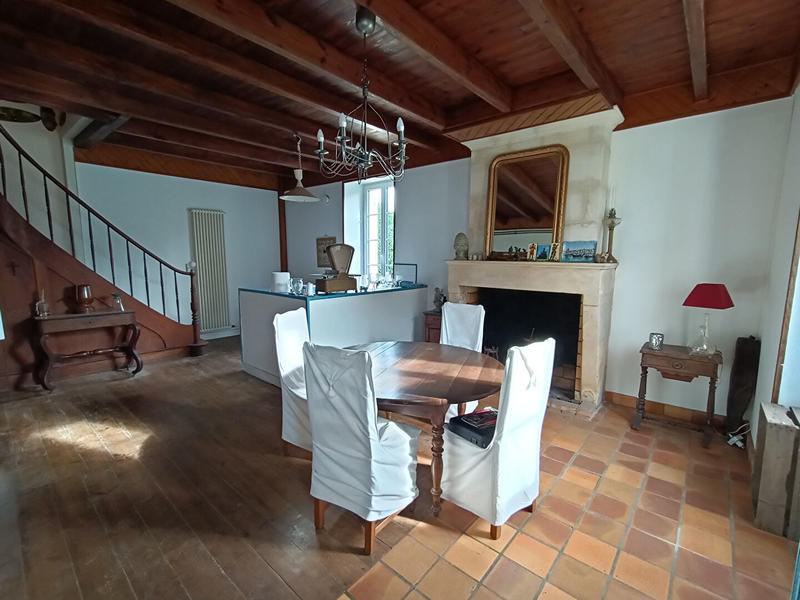 Maison - 287 m² - 10 pièces