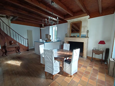 Maison - 287 m² - 10 pièces