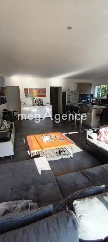 Maison - 357 m² - 15 pièces