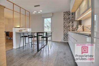 Maison - 151 m² - 6 pièces